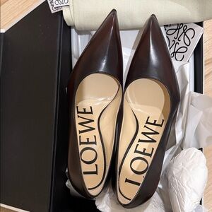 AUTHENTIC - Loewe Comic Classic leather pumps - Size 35